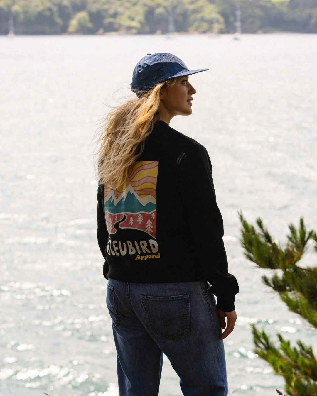 Road Out Cropped Crew - Black