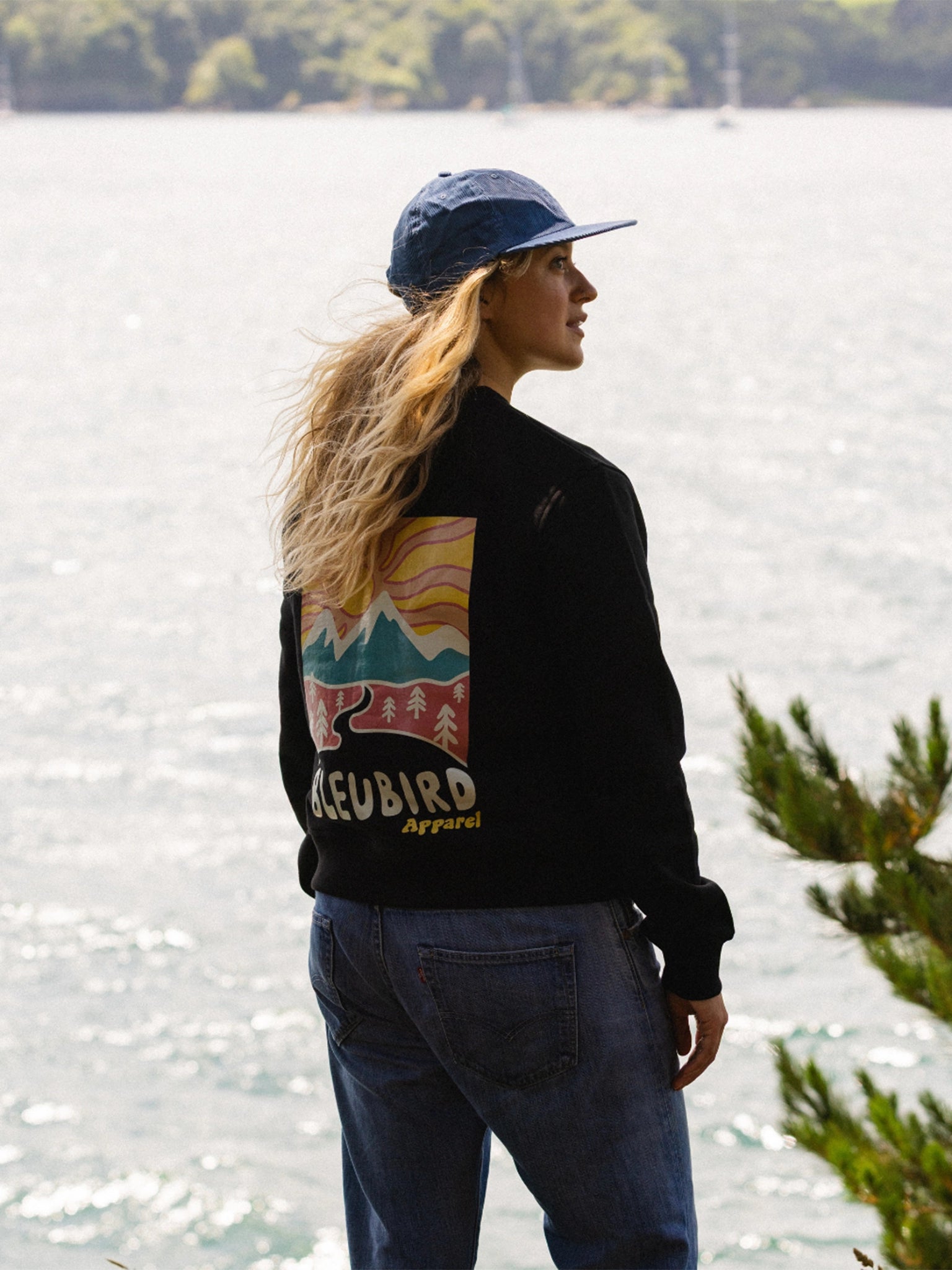 Road Out Cropped Crew - Black